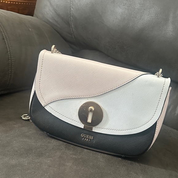 GUESS Two-Tone Black and Cream Crossbody Bag - Picture 1 of 2
